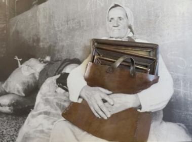  "Entire Life in a Package" di Orna Ben Ami 2