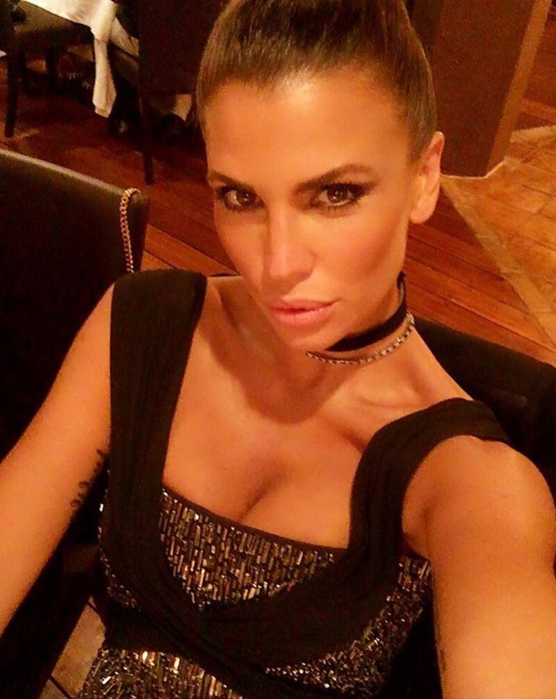 Claudia Galanti, seno in vista a Milano 20
