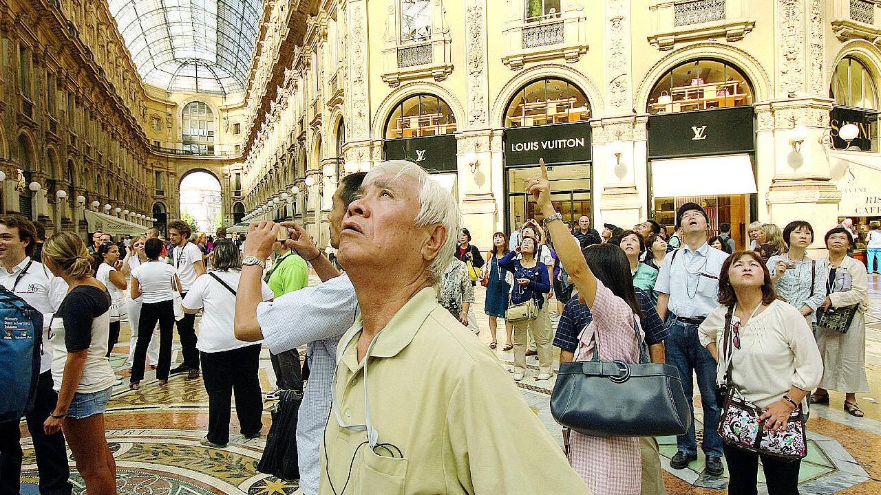 Un'estate in città per i milanesi E i turisti affollano bar e locali
