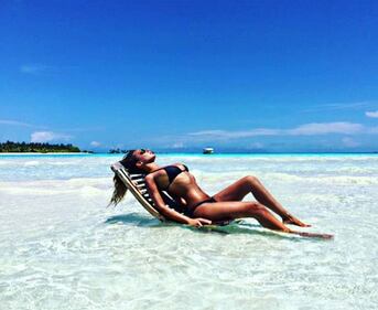 Sotto il vestito niente: Sarah Nile hot su Instagram 26