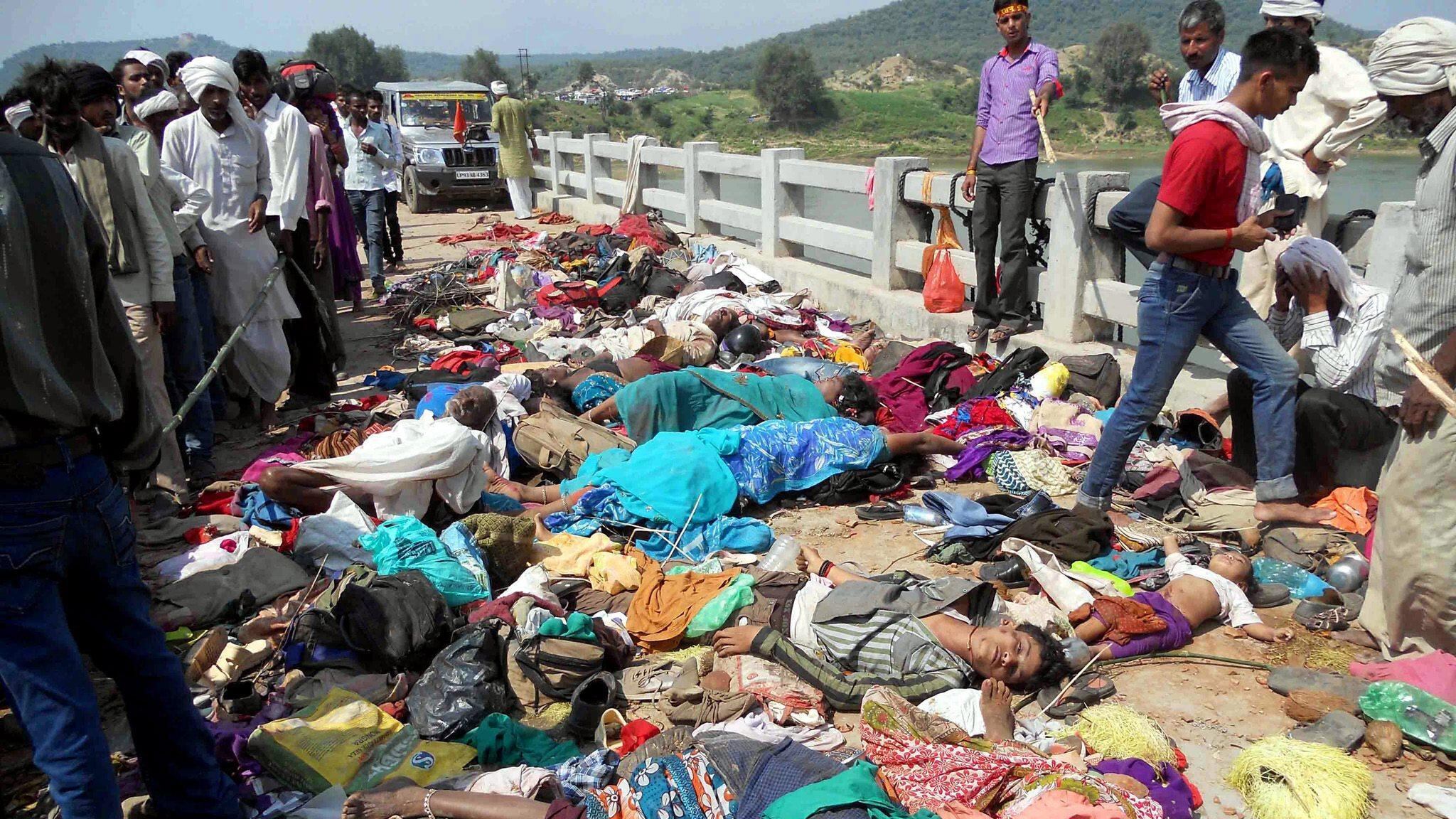 India, ressa al santuario: 115 morti, oltre 100 feriti