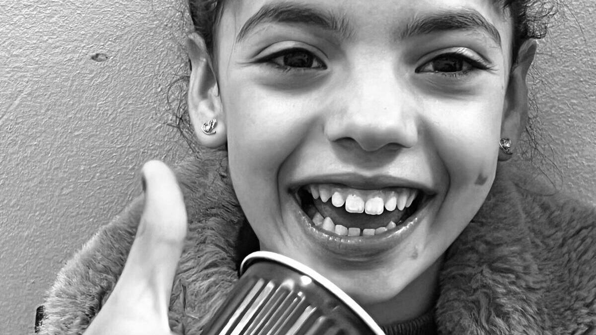 "I bambini e la guerra", la mostra fotografica che sostiene la Fondazione per operare i feriti