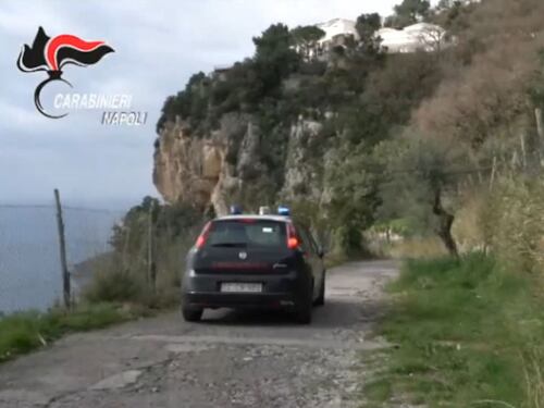 Rapina stile "Arancia meccanica". Tra i ladri pure un 12enne rom