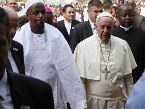 Il Papa ai musulmani: "Uniti diciamo no alla violenza
