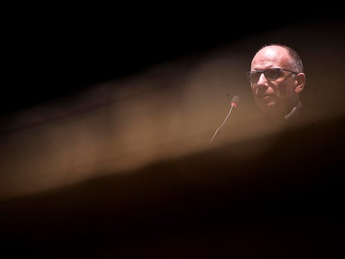 La sinistra sente la sconfitta e inventa le piaghe d'Egitto