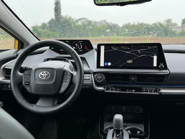 Toyota Prius 2024: guarda la gallery della nuova plug-in con 230 CV 12