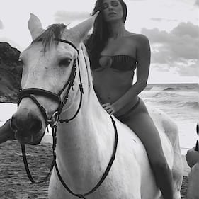 Belen Rodriguez e gli scatti a cavallo: follower in tilt su Instagram 10