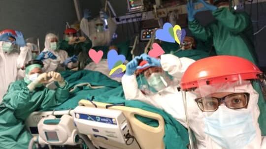 Nozze d'oro in ospedale: infermiera organizza festa per i coniugi