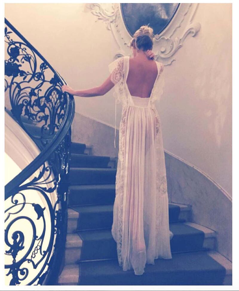 Alessia Marcuzzi favolosa con uno spacco inguinale 18