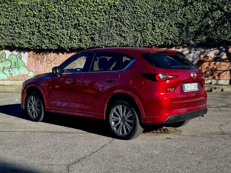 Mazda CX-5 2023, guarda le foto 18