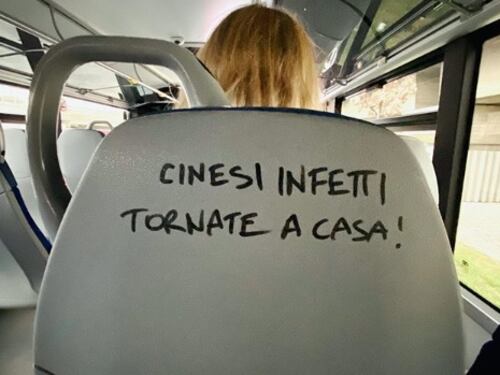 "Cinesi infetti tornate a casa": la scritta choc sul bus Cotral
