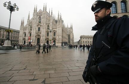 Milano, più controlli al Duomo e alla Scala 2