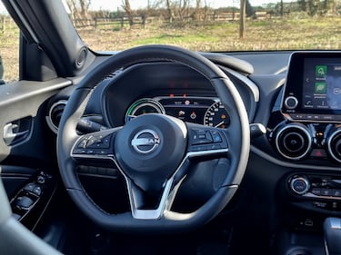 Nissan Juke Hybrid, guarda le foto  20