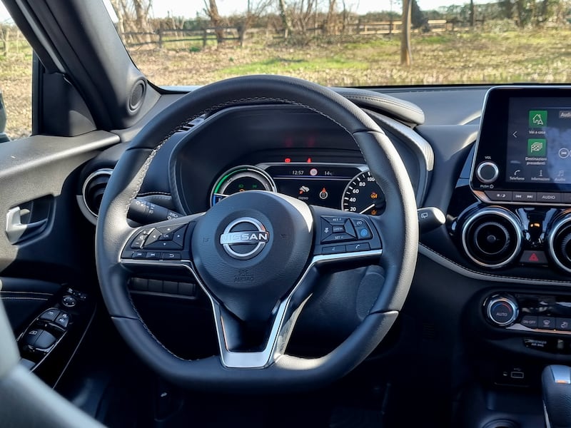 Nissan Juke Hybrid, guarda le foto  20
