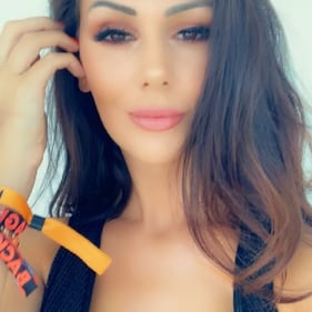 Erjona Sulejmani hot su Instagram 11