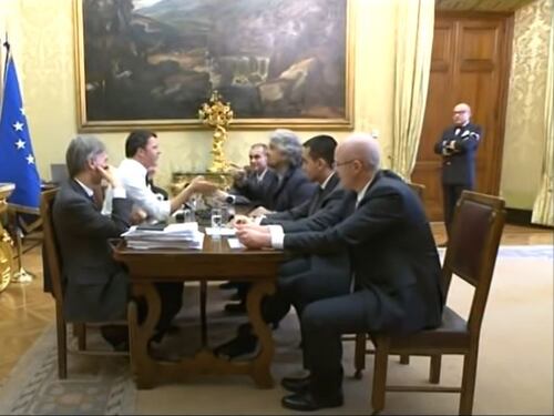 "Roppresenti i poteri marci", "Esci da questo blog". Lo scontro tra Grillo e Renzi nel 2014
