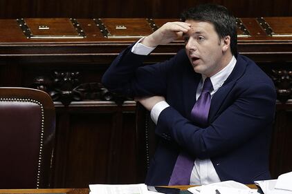 Caffè, succo, evidenziatori in bocca: le distrazioni di Matteo 7