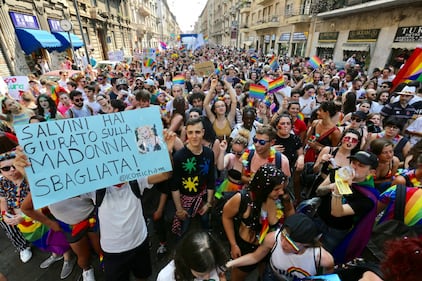 I cartelli choc al Gay Pride 6