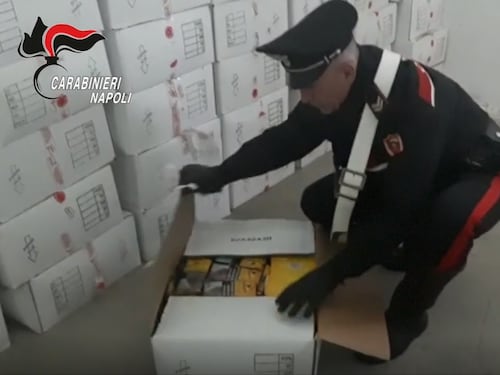 Maxi sequestro a Piazzolla di Nola: scoperte 2 tonnellate di tabacco di contrabbando