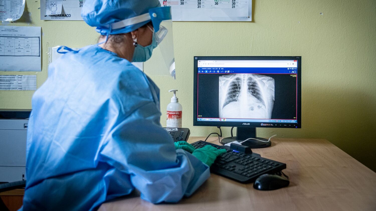 Coronavirus, l'epidemiologo in Senato: "Al Nord uno tsunami improvviso"
