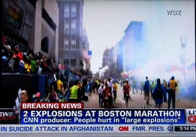 Boston, sangue alla maratona: esplosioni alla linea di arrivo 6