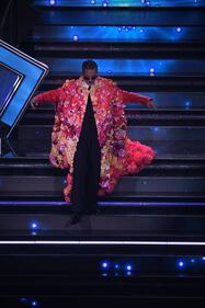 A Sanremo Fiorello fa il trasformista 1