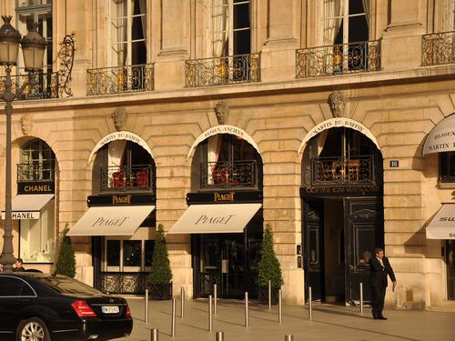 Rapinata una gioielleria Piaget di Parigi: bottino da oltre 10 milioni