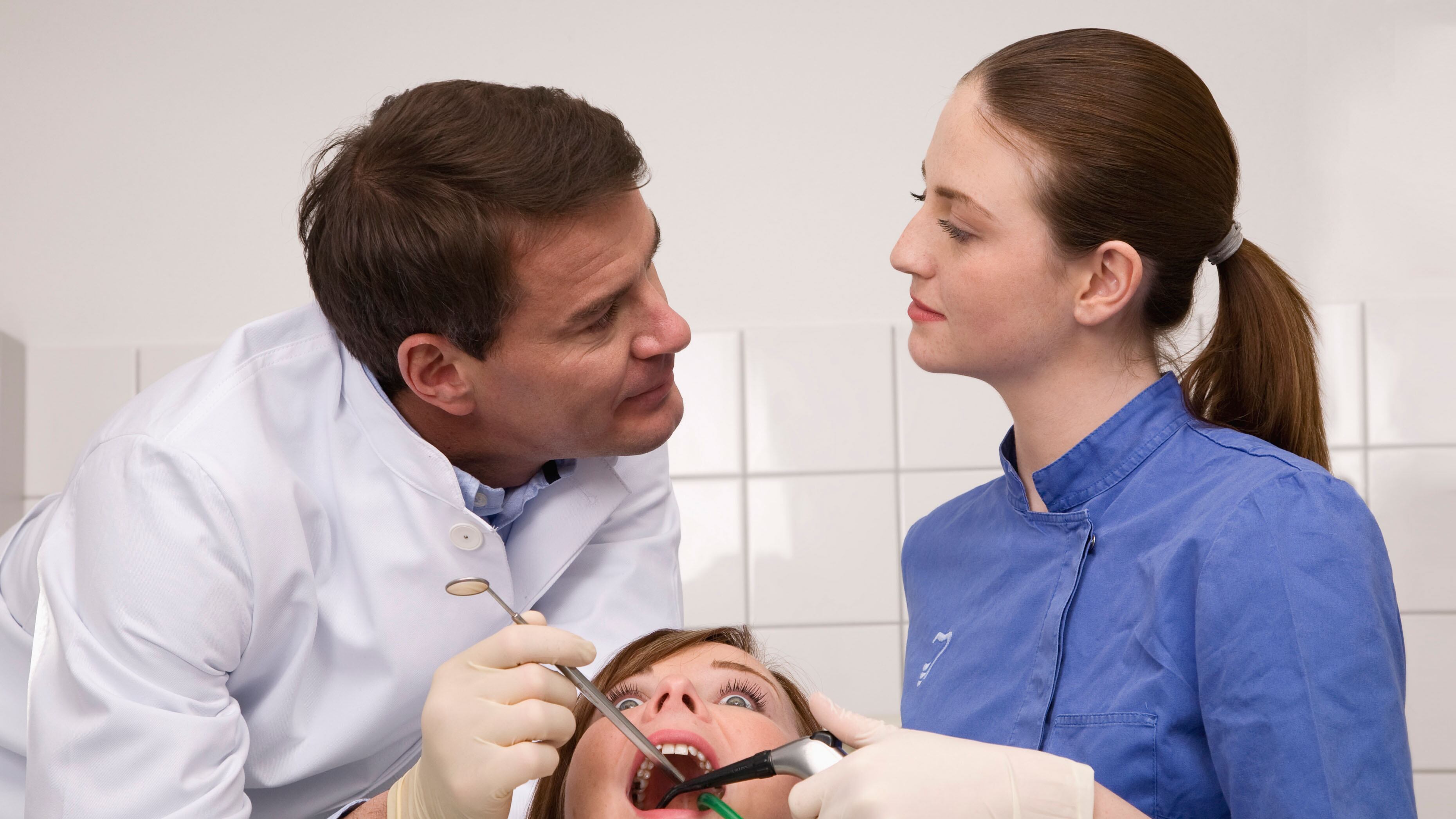 Addio puntura dal dentista: uno spray elimina il dolore