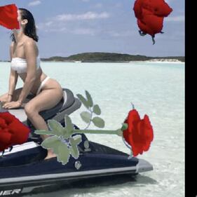 Bella Hadid hot in bikini bianco 2