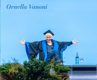 L'omaggio della laurea Honoris Causa a Ornella Vanoni 9