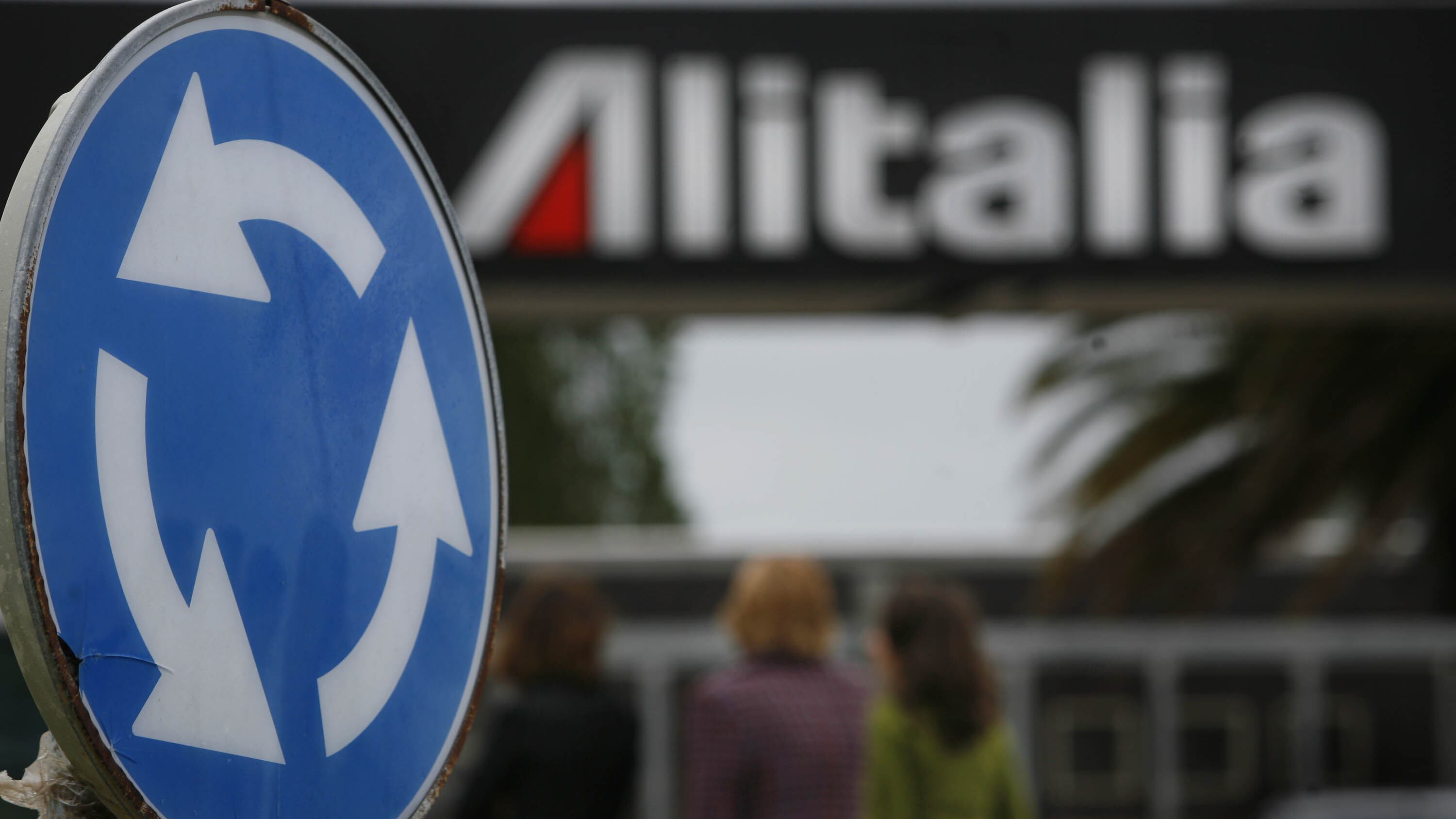 Alitalia, conto alla rovescia Air France-Klm frena: "Non stiamo trattando"