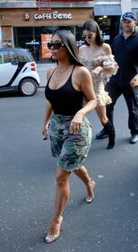 Kim Kardashian e Kendall Jenner, seno in mostra 5