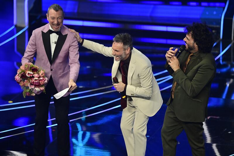Sanremo 2024: ecco il look della quarta serata del Festival di Nek e Renga 9
