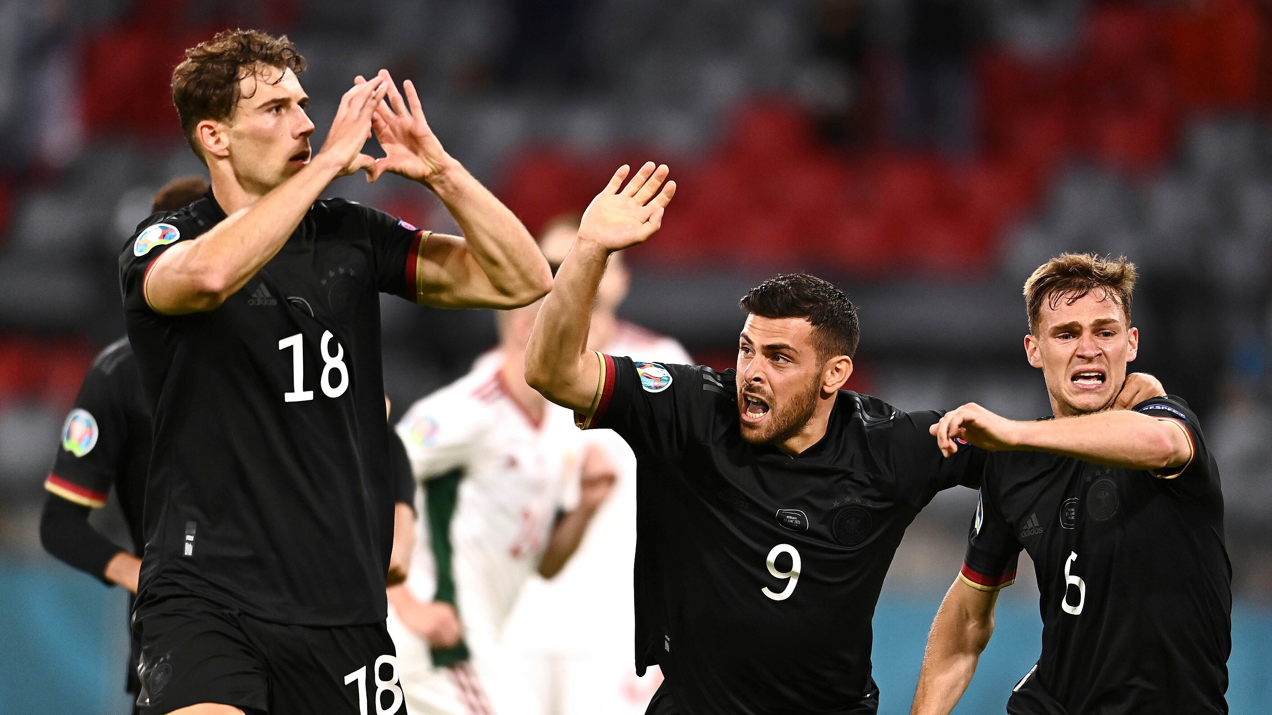 Fa gol ed esulta col "cuore". Il coro ungherese scatena la bufera
