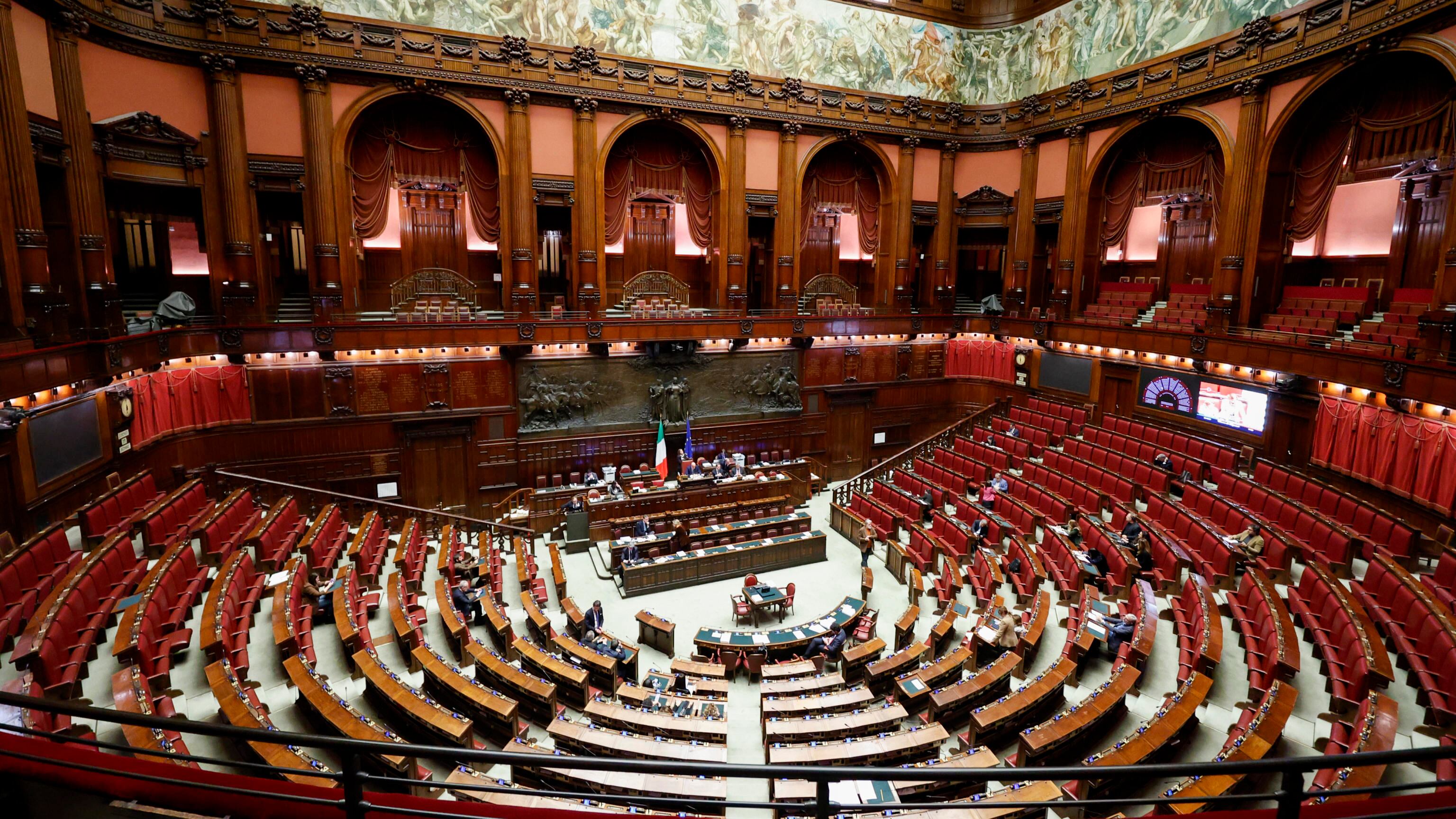 Manovra, sì della Camera al voto di fiducia. Giorgetti: "Per le pensioni vedremo nel 2026"