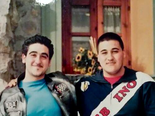 Brucia vivo il fratello per l'assicurazione