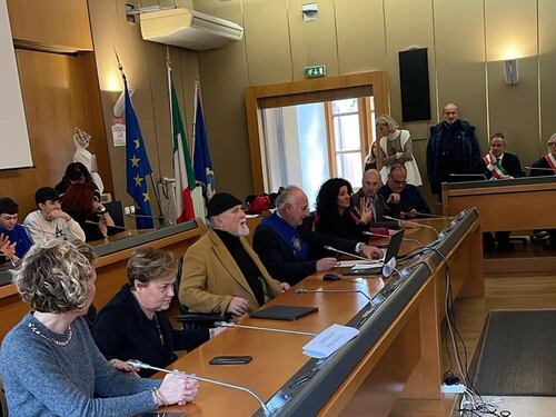 "Legittimo l'attacco di Hamas". Moni Ovadia giustifica il massacro del 7 ottobre