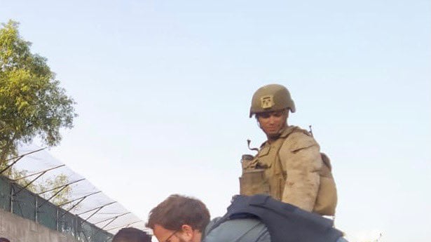 Il nostro console ragazzino è l'angelo dei bambini di Kabul