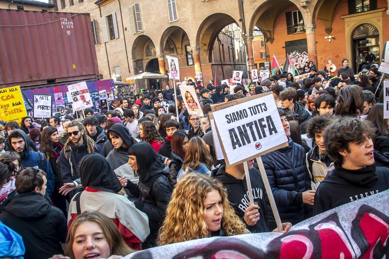 Le manifestazioni degli studenti per il No Melony Day nelle piazze italiane 7