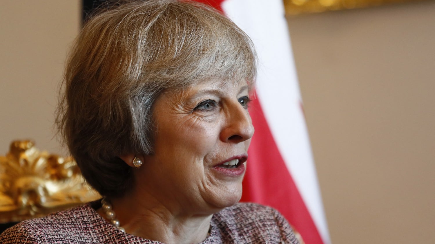 La May tende la mano a Trump "Insieme guideremo il mondo"