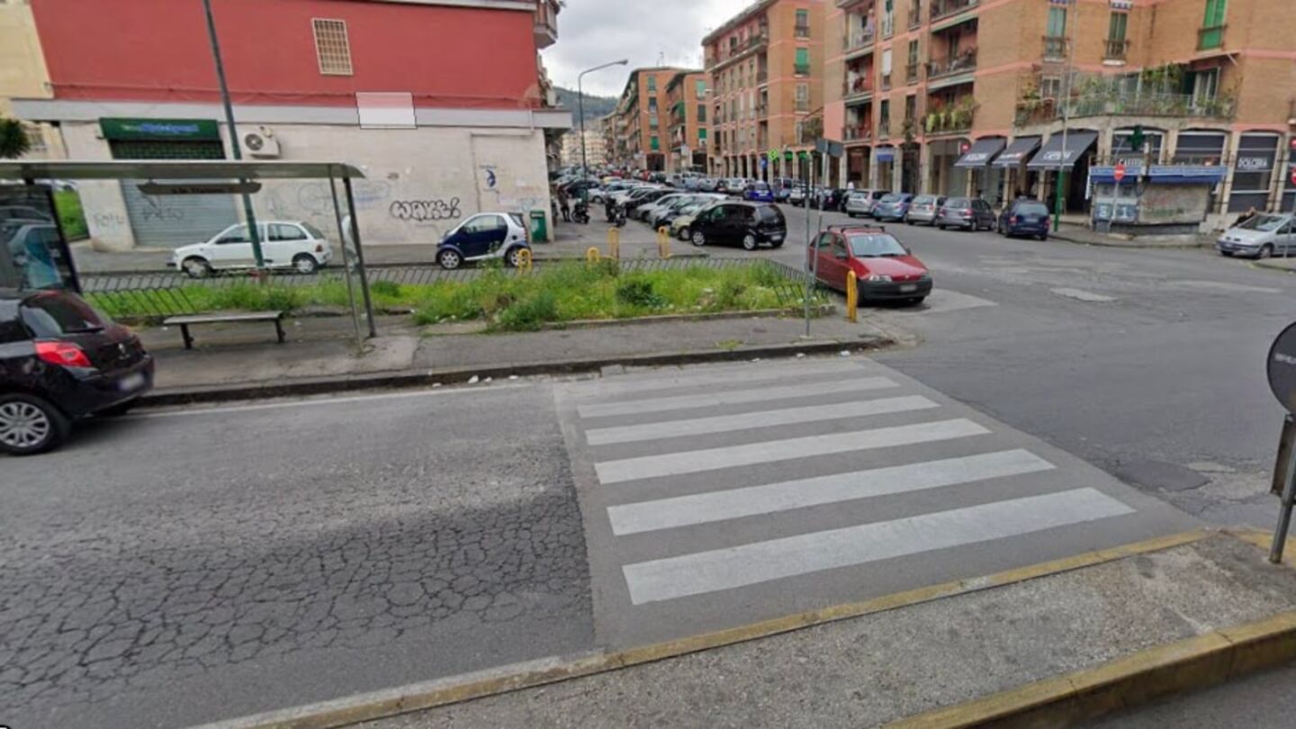 Investito mentre attraversa sulle strisce: muore poco dopo in ospedale