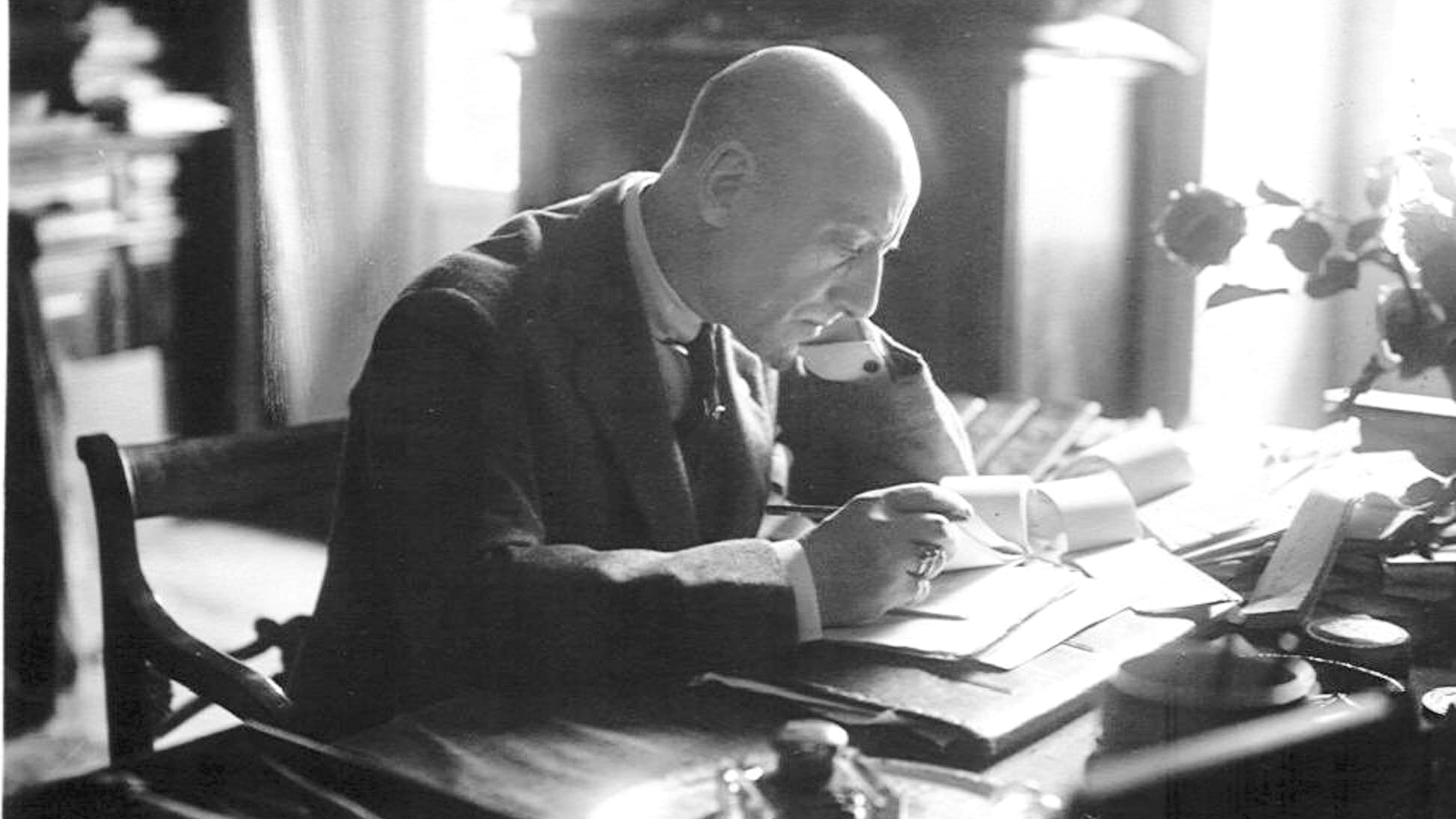 Mito, bellezza, eroismo- D'Annunzio, il poeta che non cede alla crisi del Novecento (e oltre)