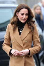Kate Middleton tra i bambini, foto 2