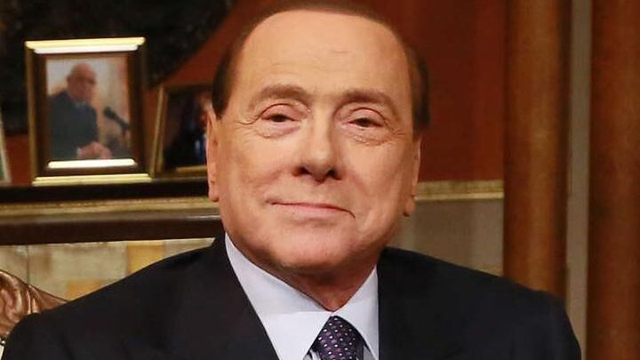 Berlusconi guarda avanti: «Riunirò il centrodestra»