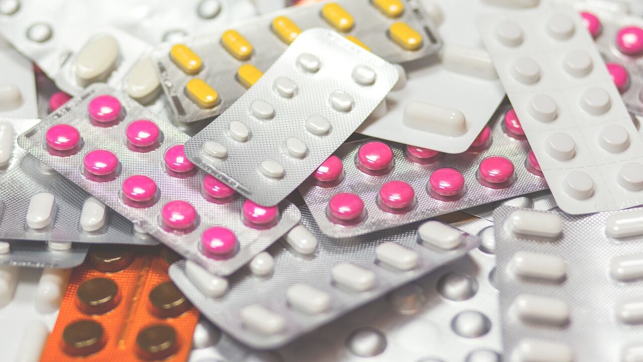 Grave reazione avversa connessa al consumo di medicinali per dolore e febbre con questa sostanza, l'allarme dell'Aifa