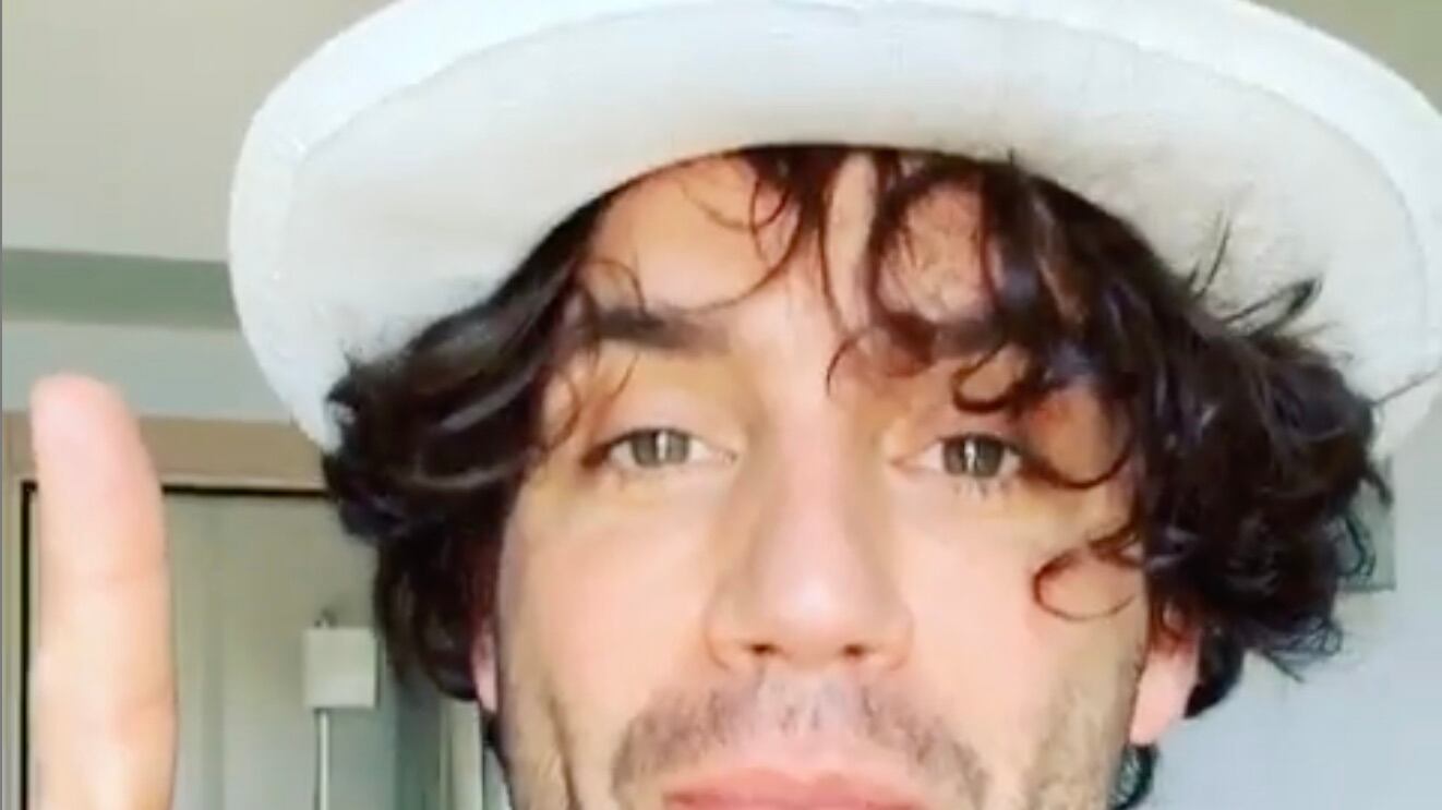 Mika ai giudici di X Factor: "Buttate via le cuffiette..."