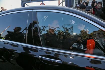Ibrahimovic sbarca a Milano: le immagini del ritorno di Zlatan 6