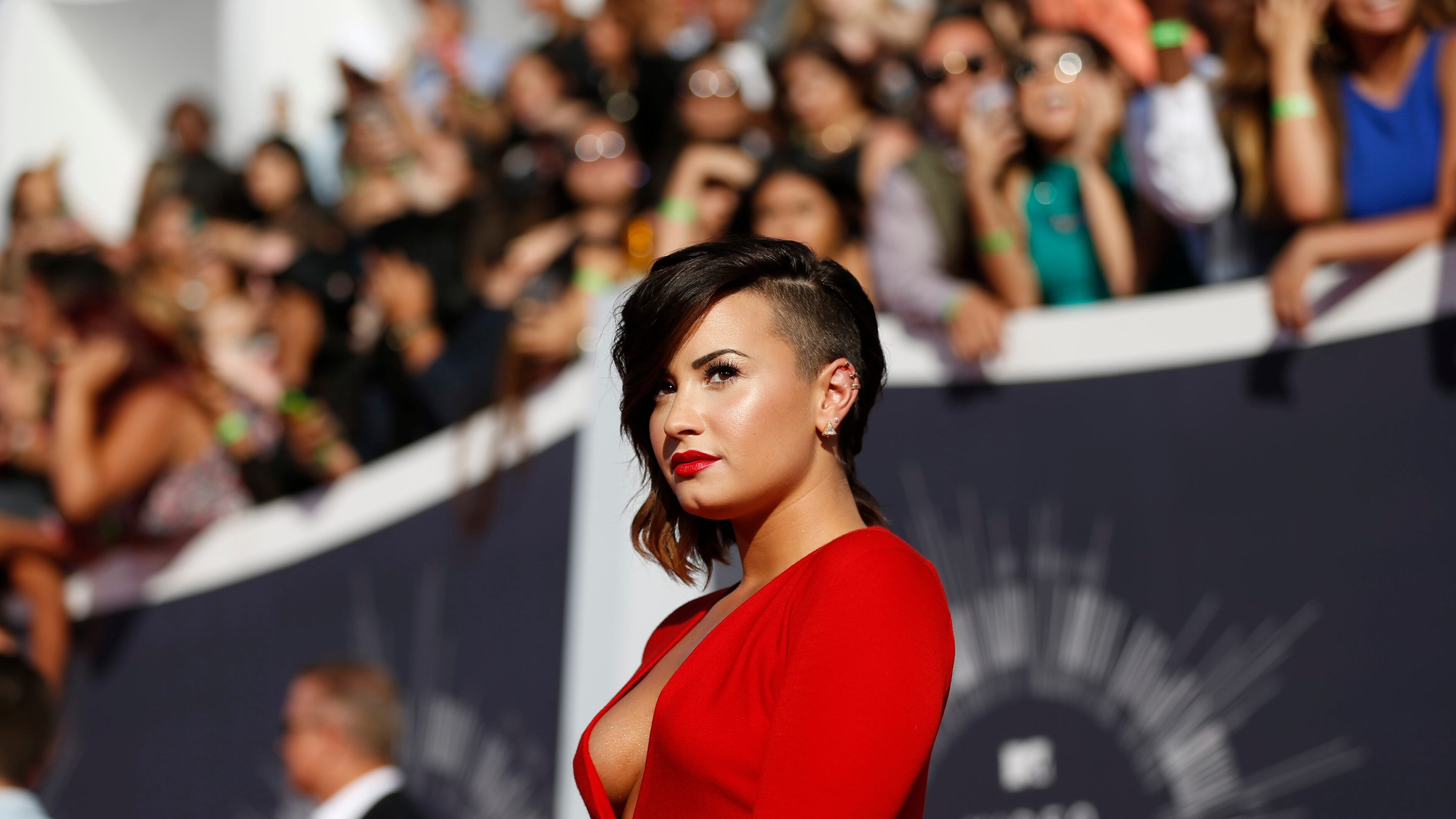Demi Lovato minaccia di abbandonare Twitter e Instagram