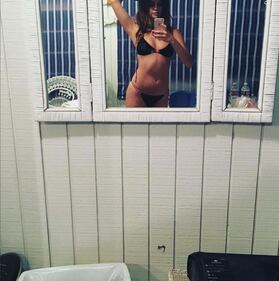 Selena Gomez sempre più sexy per GQ 17