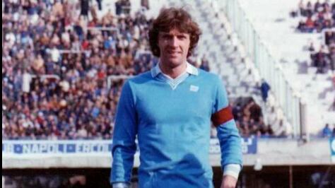 Quando il Napoli andò a prendersi Ruud Krol all'aeroporto di Vancouver